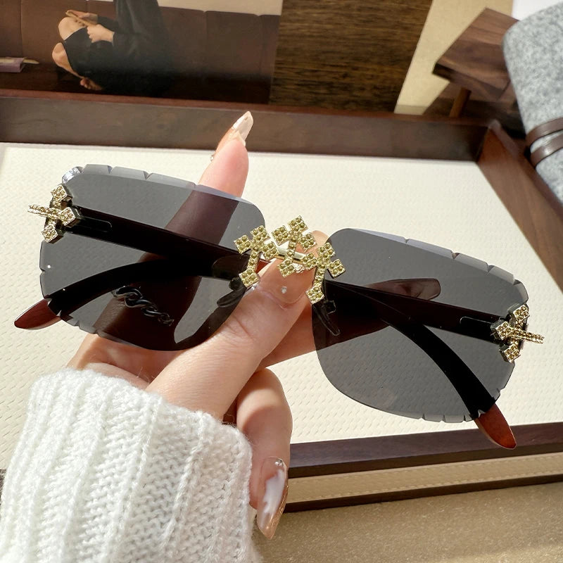 Women's Fashionable Frameless Edge Cutting High-quality Lace Diamond-set Lenses Fashionable Car Sunglasses 90324