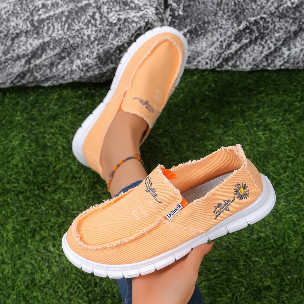 Canvas Slip-On Flats, Frayed Cut Collar Trim, Daisy Vine Stitch Graphic Diamond Lattice White Outsole Commute Lifestyle Shoes