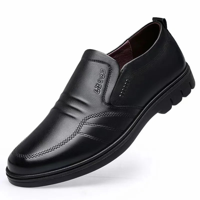 Men's leather shoes new black Soft bottom anti slip and breath shoes men's Business dress casual Zapatos luxury light flat
